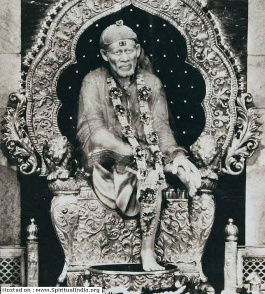 Sai Baba idol on Samdhi temple shirdi-old picture